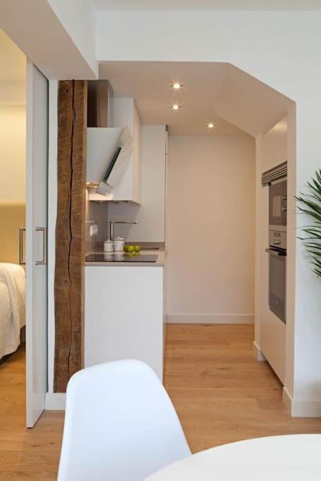 Luminoso Apartamento Con Terraza En Sol Lägenhet Madrid Exteriör bild