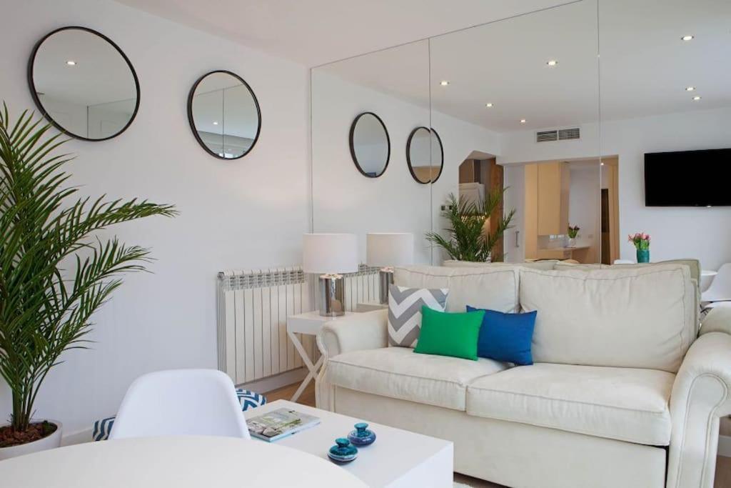 Luminoso Apartamento Con Terraza En Sol Lägenhet Madrid Exteriör bild